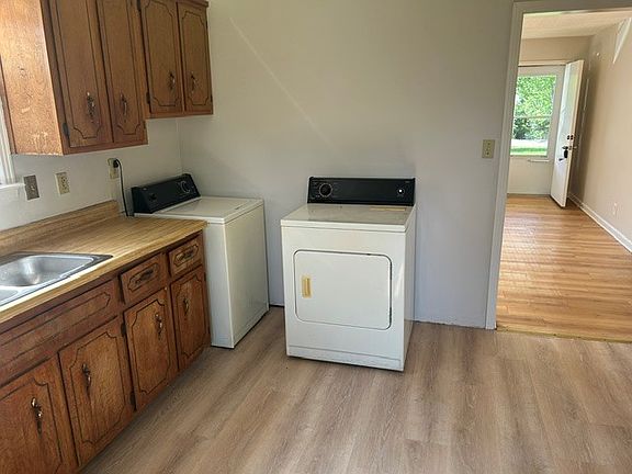 5th image of 444 Circle Dr