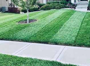 9012 SW 2nd St, Blue Springs, MO 64064