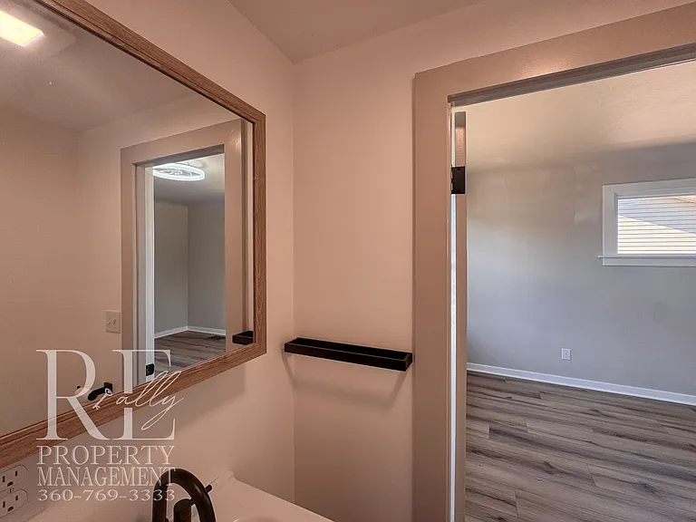1005 Sidney Ave — Photo 14