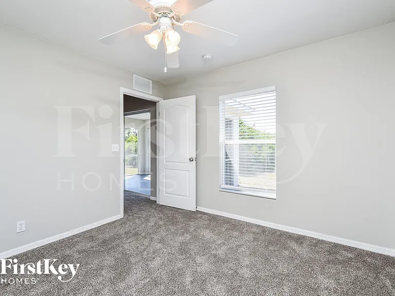 416 Jourferie Rd — Photo 10