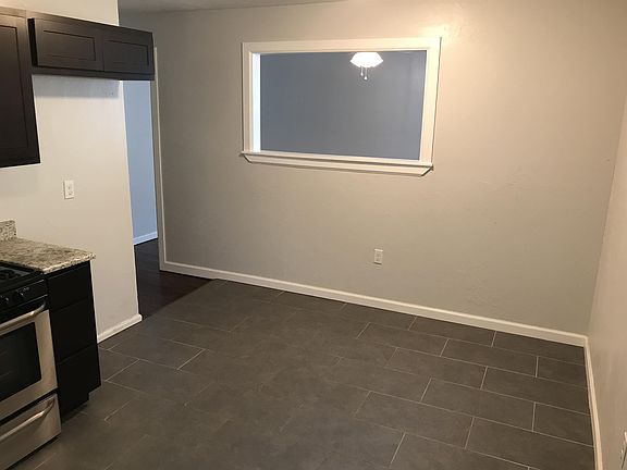 4th image of 1515 N Louisa Ave