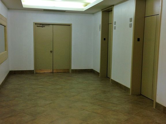 5th image of 1805 Crystal Dr APT 409S