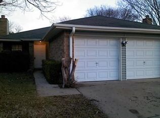 323 Valley Spring Dr, Arlington, TX 76018