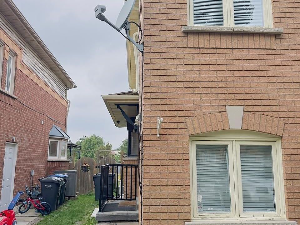 1st image of 126 Rainforest Dr N
