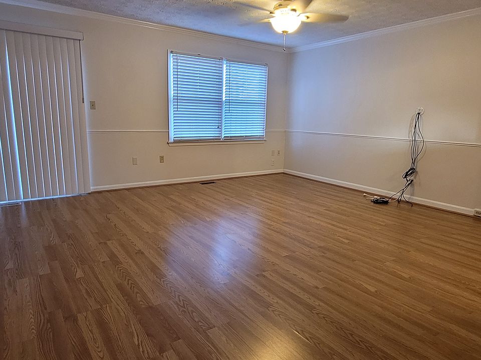1st image of 107 E Broadway