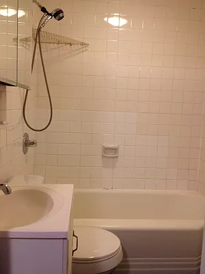 Rented by Realty Collective | media 28