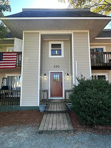 220 Shaw Ave #6 Photo 1