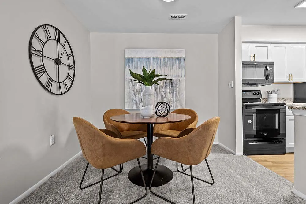 Runaway Bay Apartments — Photo 3