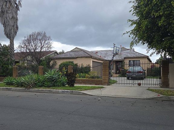 2nd image of 14949 Hartland St