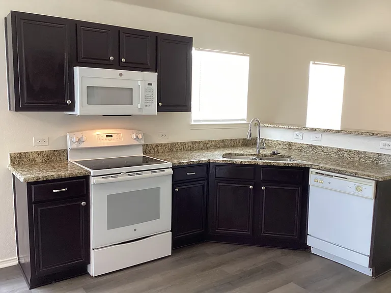 11900 Porcupine Dr — Photo 7