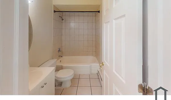9050 S Escanaba Ave — Photo 13