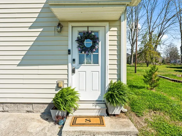 525 Sharp Springs Rd, Winchester, TN 37398