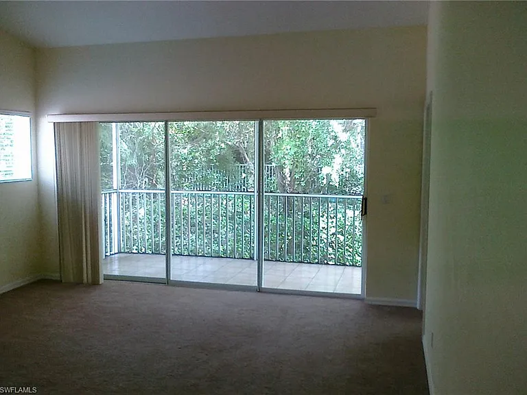 505 Windsor Sq #201 — Photo 3