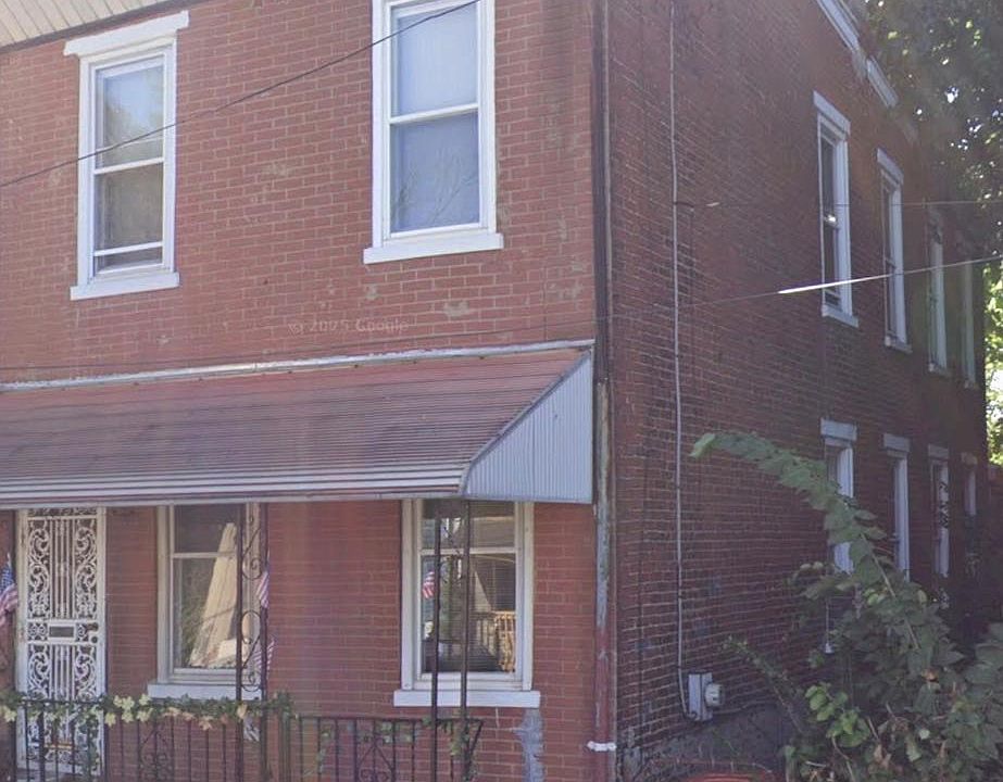 1st image of 233 Patterson St