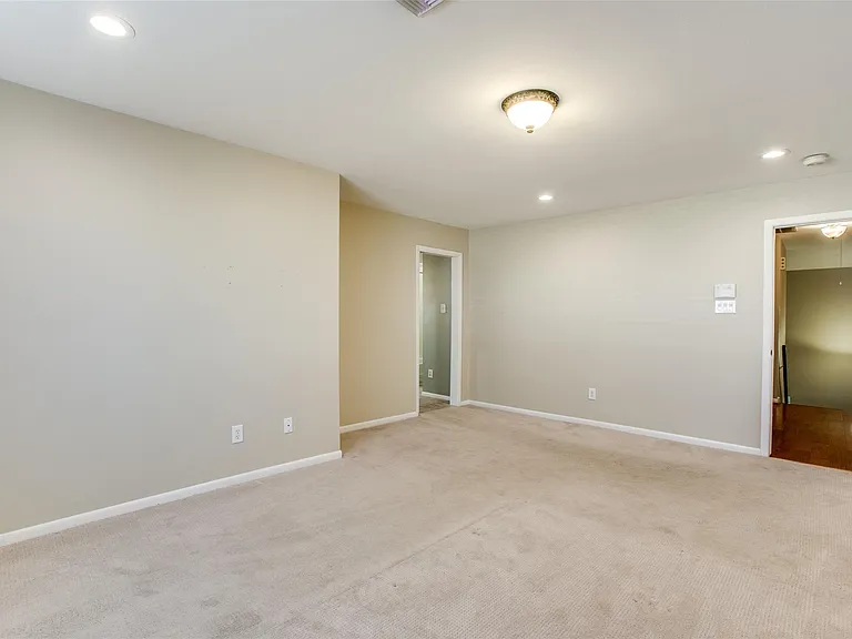 11658 Lakeside Park Dr #313 — Photo 22