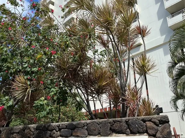 796 Isenberg St APT 18A, Honolulu, HI 96826