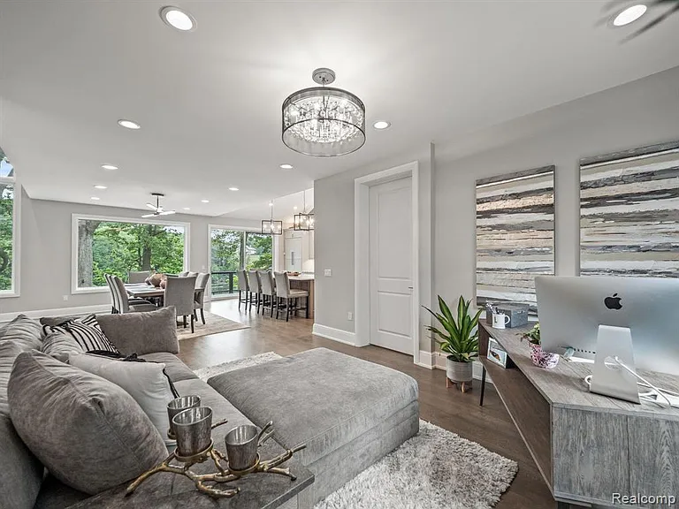 3511 Lakecrest Dr — Photo 24