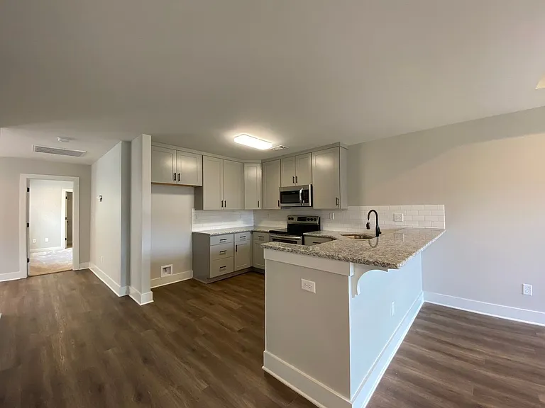 6228 Burbank Crossing Loop — Photo 9