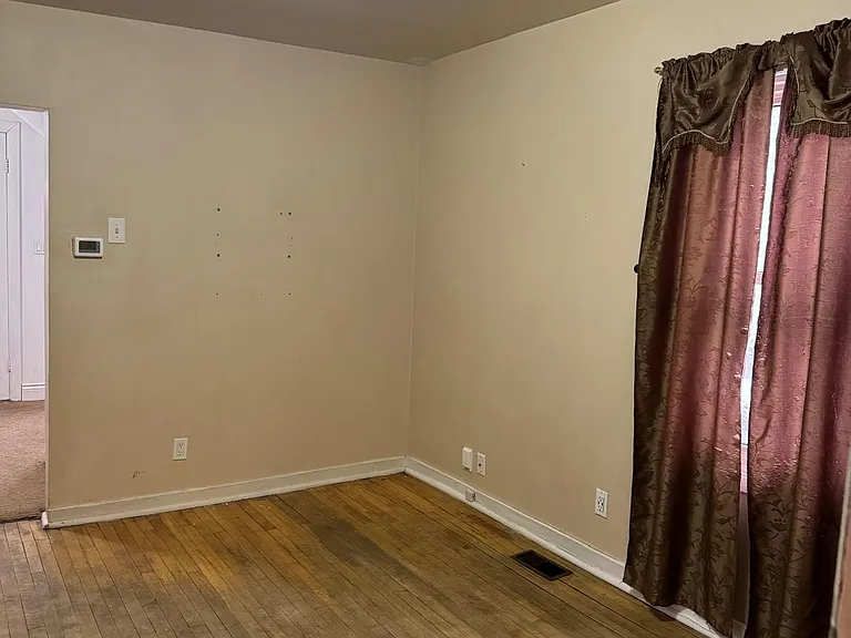 3345 Sandwich St — Photo 6