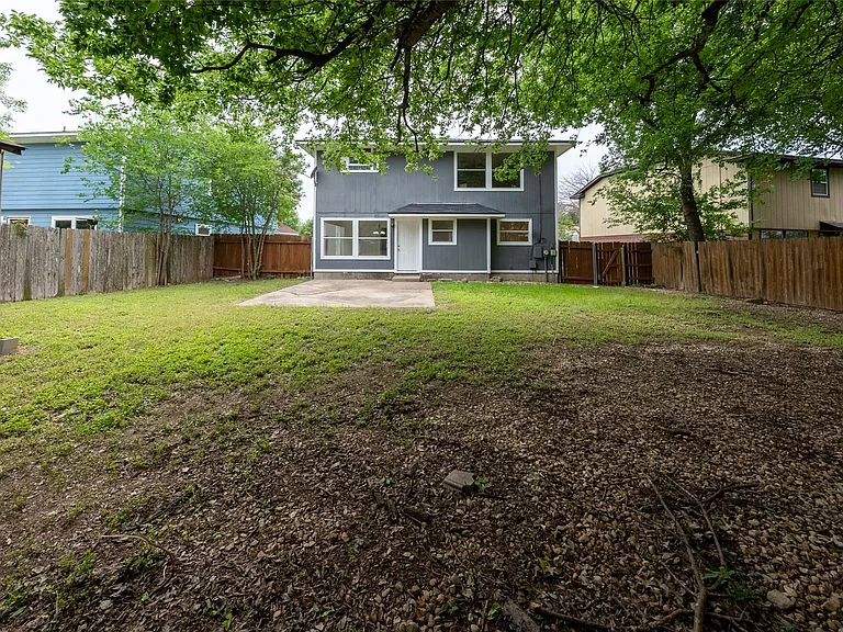 13701 Cambourne Dr — Photo 27