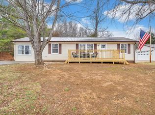 1143 White Church Rd, Fincastle, VA 24090