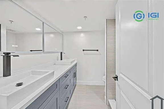 470 S Park Rd #307 — Photo 8