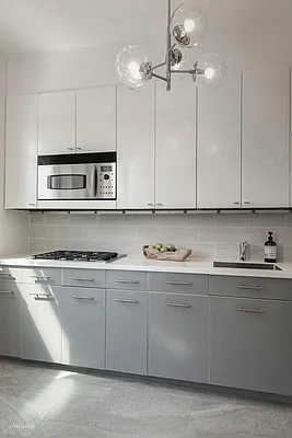 Sold by Corcoran | media 21