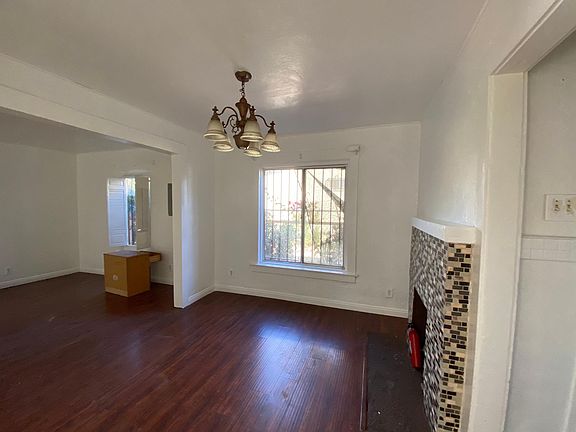 3rd image of 1648 W 35th Pl #1
