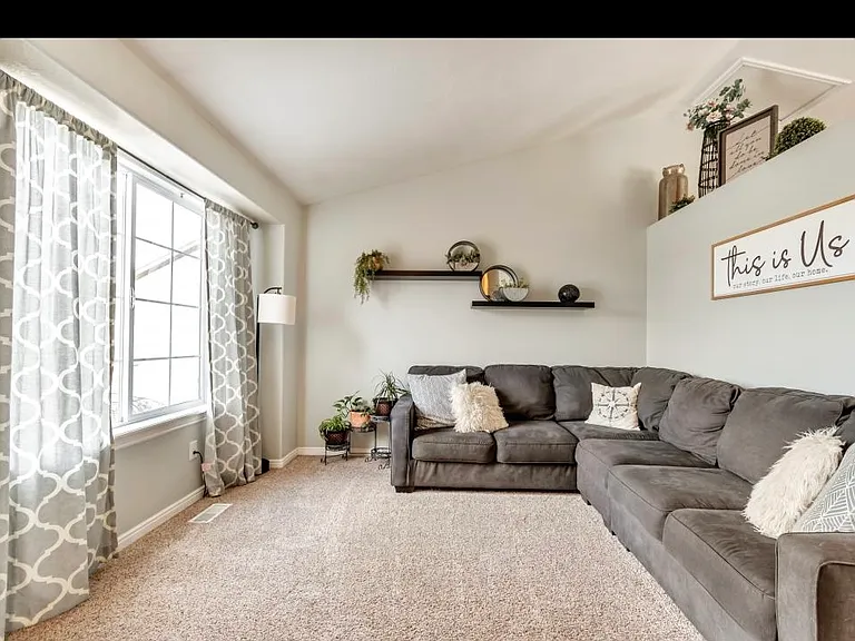 4764 W Homeland Dr — Photo 3