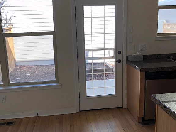 3rd image of 2830 Syracuse Ct