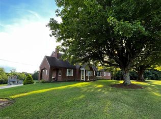 4678 Friends Mission Rd, Ararat, VA 24053