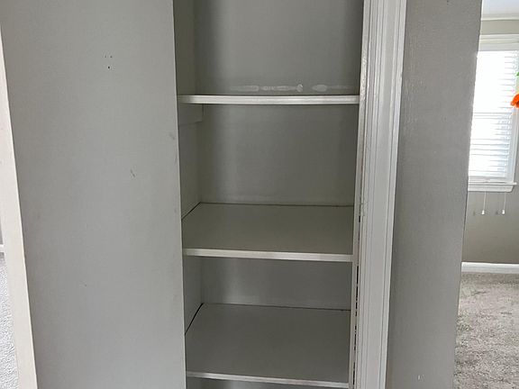 5th image of 1226 E Howard Ave