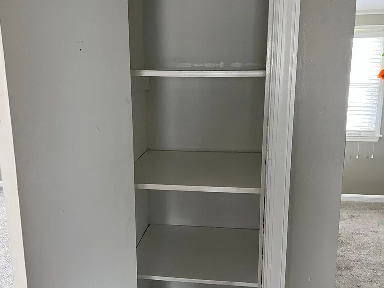 1226 E Howard Ave — Photo 5