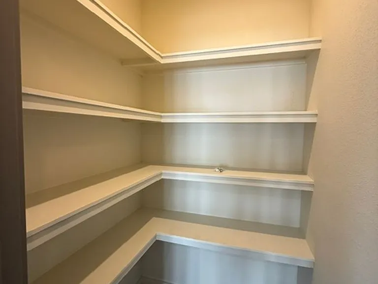 225 Scurry Ave — Photo 12