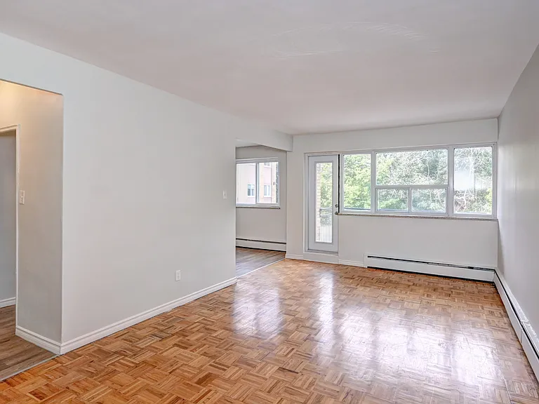 392 Dolph St S — Photo 5