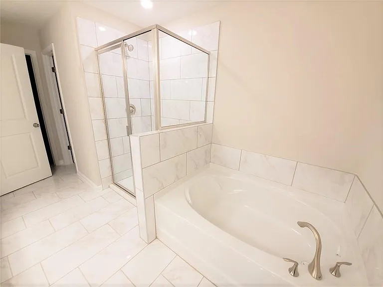 1636 Lansing Bluff Walk — Photo 13