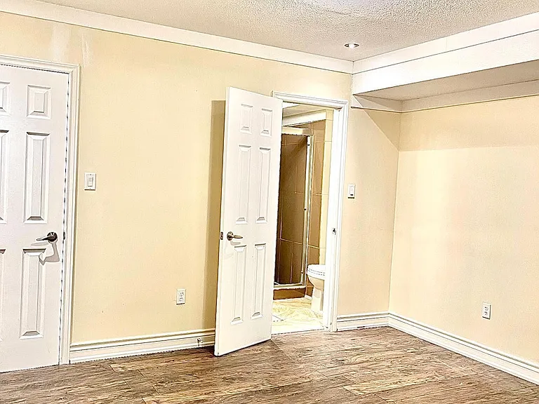 22 Waltham Cres #BASEMENT — Photo 13