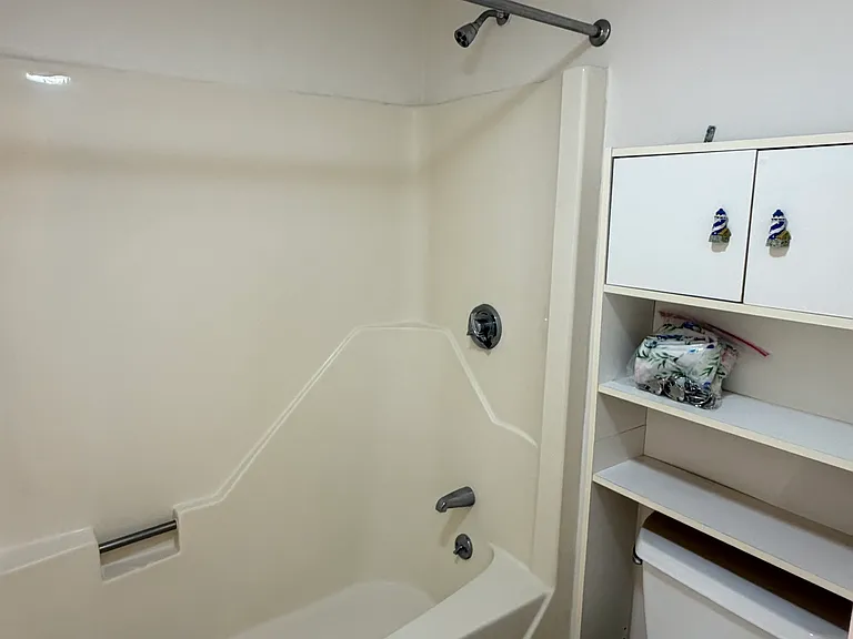1 Commodore Ct #201 — Photo 9
