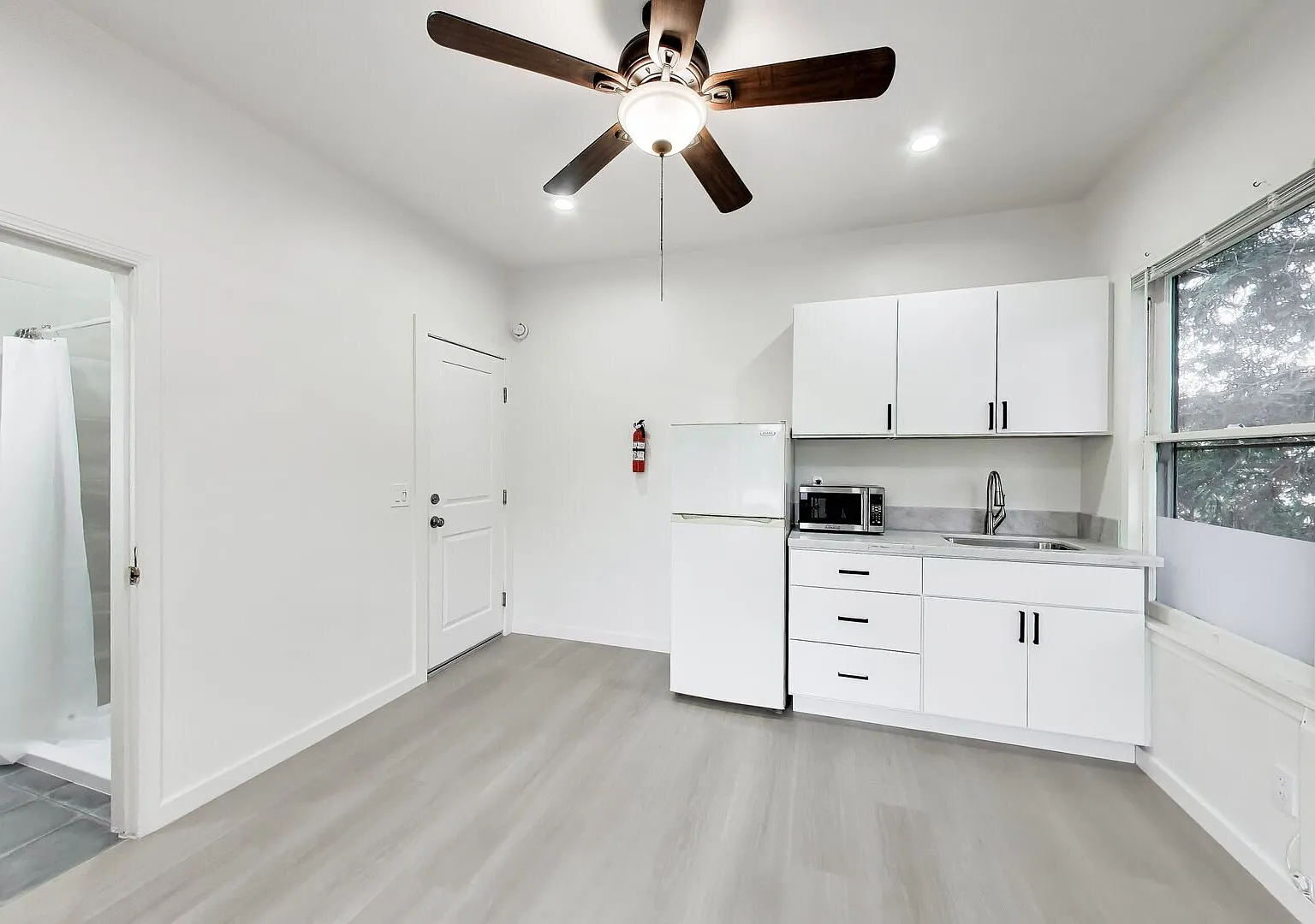 Downtown Palo Alto Studio - Great Location! — Photo 1