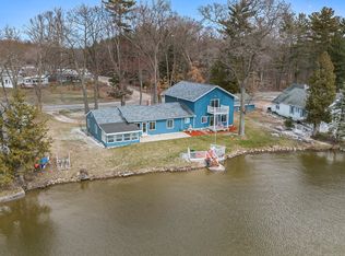 898 E 88th St, Newaygo, MI 49337