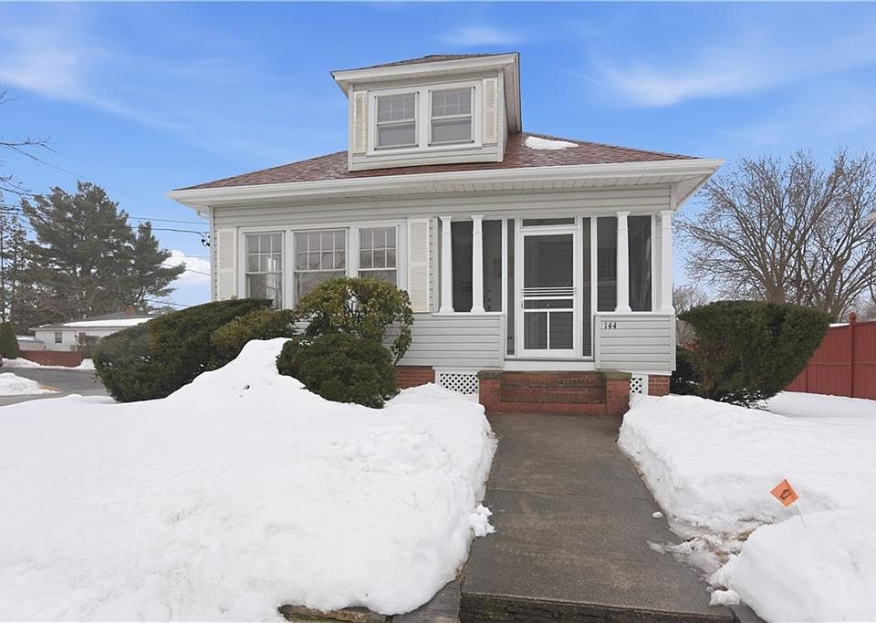 1st image of 144 Laurens St