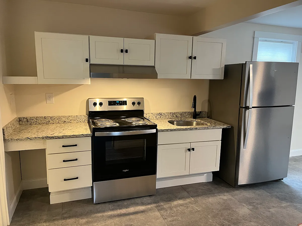 Building Photo - 196 Penobscot Ave #5