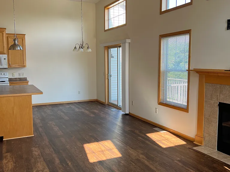 8430 W 149th St — Photo 6