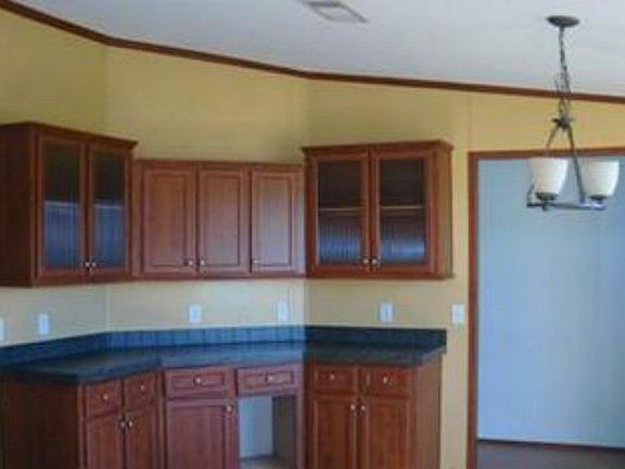 3rd image of 715 Grandview Dr