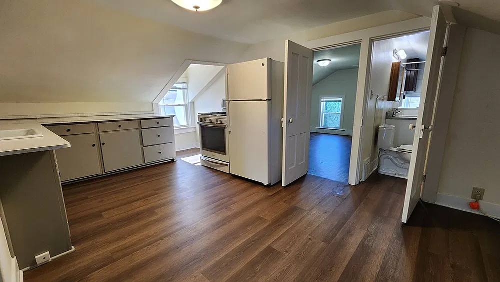 1 bed, 1.0 bath, $850 — Photo 3