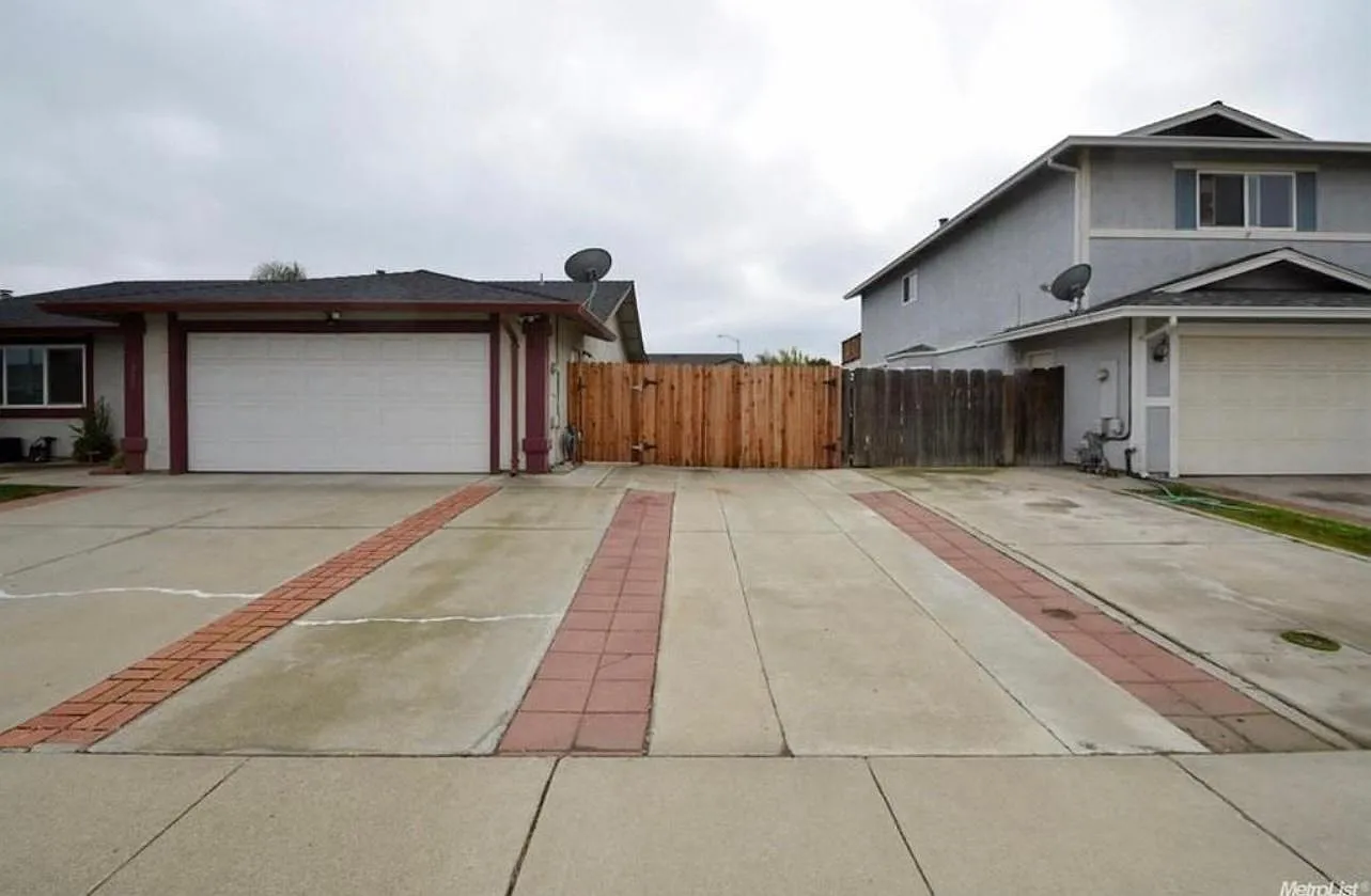 4 bed, 1537 sqft, $3,350 — Photo 3