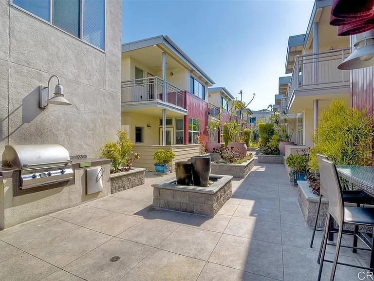 687 S Coast Hwy #101-302 — Photo 30