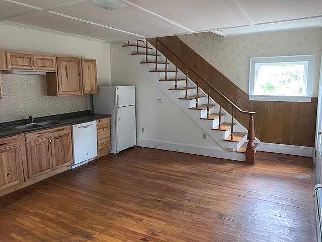 1st image of 61 East Ave