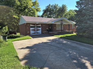 6313 Cernech Rd, Kansas City, KS 66104