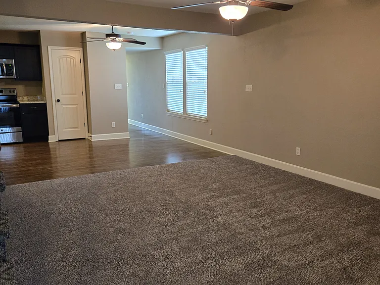 21601 Westover Cir — Photo 28